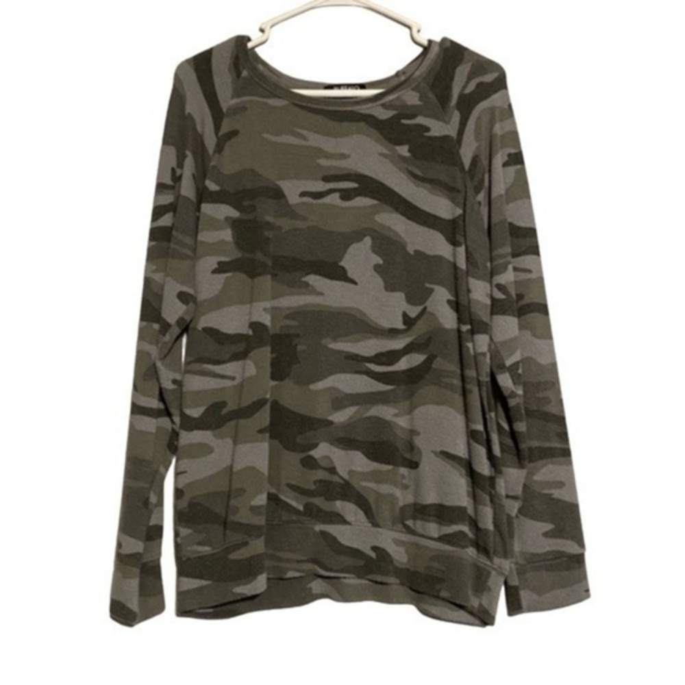 🌷 Buffalo David Button Green and Gray Camo Long Sleeve